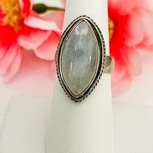 Vintage Silver & Moon stone Ring size 6.5